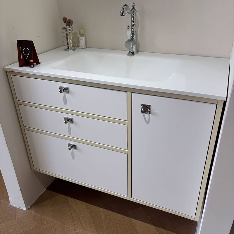 Modern Luxury Bathroom Cabinet - Luxury Skincare Display 评论和价格